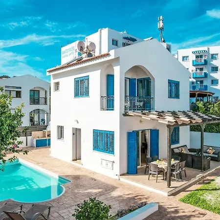 Villa Evace By Multirenrs