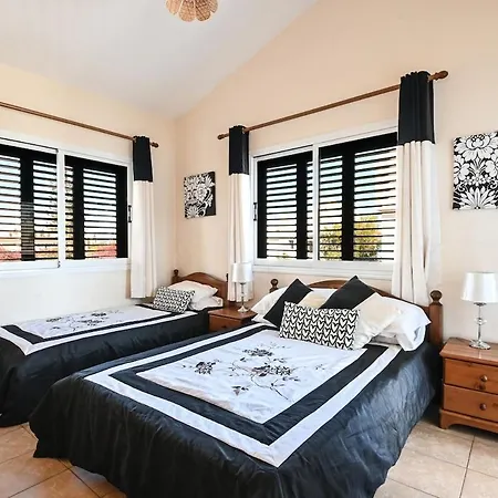 Villa Evace By Multirenrs Paralimni