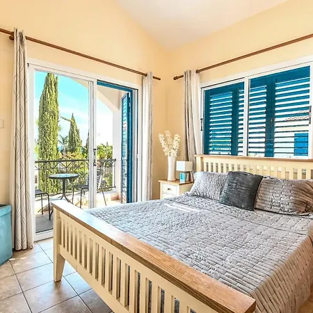 Evace By Multirenrs * Paralimni