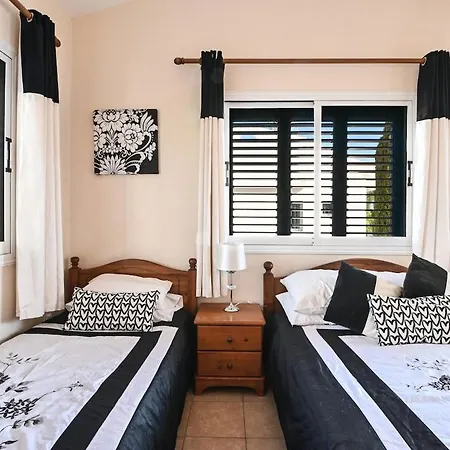 Evace By Multirenrs Villa Paralimni